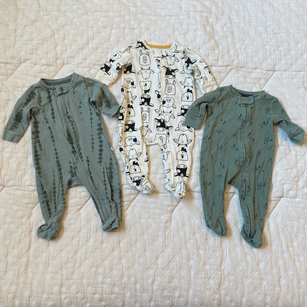 babyGap Organic Zip Up Onesie Bundle